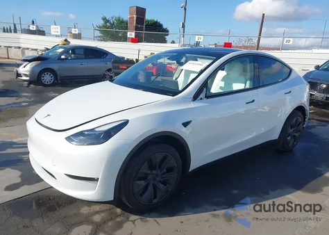 2024 Tesla Model Y Long Range Dual Motor All-Wheel Drive from USA, damaged, VIN 7SAYGAEE2RF195688